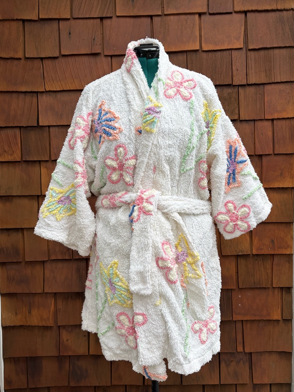 NWT M/L “Wedding Cake” Vintage Chenille Robe Canyon Group by Damze